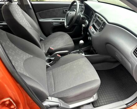 Оранжевый Киа Рио, объемом двигателя 1.4 л и пробегом 150 тыс. км за 4200 $, фото 13 на Automoto.ua