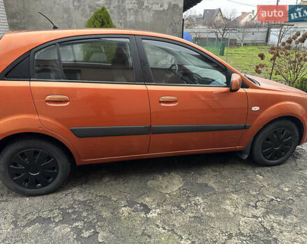 Оранжевый Киа Рио, объемом двигателя 1.4 л и пробегом 150 тыс. км за 4200 $, фото 3 на Automoto.ua