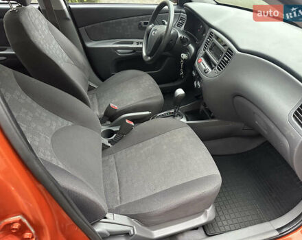 Оранжевый Киа Рио, объемом двигателя 1.4 л и пробегом 150 тыс. км за 4200 $, фото 13 на Automoto.ua