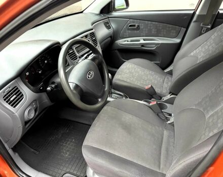 Оранжевый Киа Рио, объемом двигателя 1.4 л и пробегом 150 тыс. км за 4200 $, фото 9 на Automoto.ua