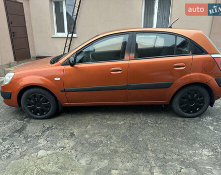 Оранжевый Киа Рио, объемом двигателя 1.4 л и пробегом 150 тыс. км за 4200 $, фото 7 на Automoto.ua