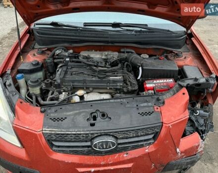 Помаранчевий Кіа Ріо, об'ємом двигуна 1.4 л та пробігом 168 тис. км за 3250 $, фото 8 на Automoto.ua