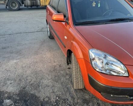 Помаранчевий Кіа Ріо, об'ємом двигуна 1.4 л та пробігом 277 тис. км за 4100 $, фото 2 на Automoto.ua
