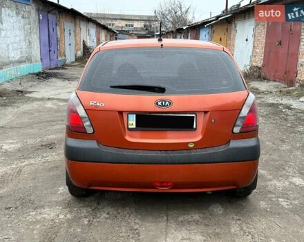 Помаранчевий Кіа Ріо, об'ємом двигуна 1.4 л та пробігом 168 тис. км за 3250 $, фото 4 на Automoto.ua