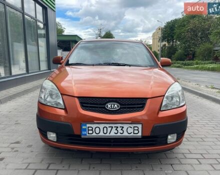 Оранжевый Киа Рио, объемом двигателя 1.4 л и пробегом 234 тыс. км за 3850 $, фото 2 на Automoto.ua
