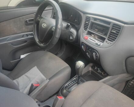 Оранжевый Киа Рио, объемом двигателя 1.4 л и пробегом 235 тыс. км за 5000 $, фото 5 на Automoto.ua