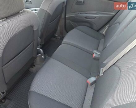 Оранжевый Киа Рио, объемом двигателя 1.4 л и пробегом 232 тыс. км за 3999 $, фото 18 на Automoto.ua