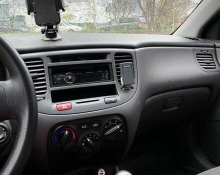 Оранжевый Киа Рио, объемом двигателя 1.4 л и пробегом 165 тыс. км за 4500 $, фото 5 на Automoto.ua