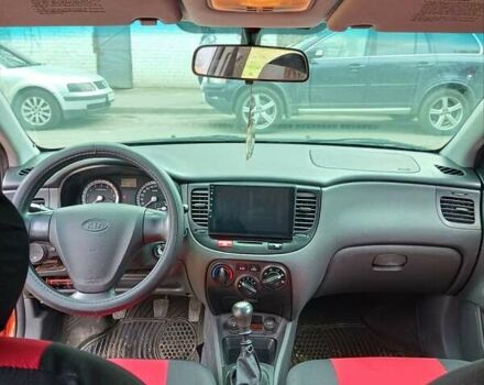 Оранжевый Киа Рио, объемом двигателя 1.4 л и пробегом 241 тыс. км за 5000 $, фото 8 на Automoto.ua