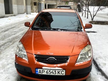 Оранжевый Киа Рио, объемом двигателя 1.4 л и пробегом 25900 тыс. км за 4200 $, фото 1 на Automoto.ua