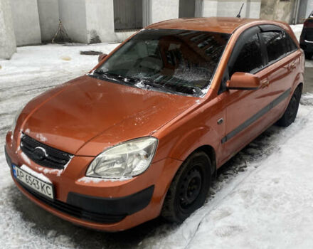 Помаранчевий Кіа Ріо, об'ємом двигуна 1.4 л та пробігом 258 тис. км за 4600 $, фото 1 на Automoto.ua