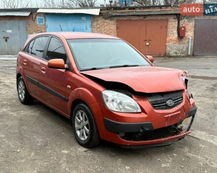 Оранжевый Киа Рио, объемом двигателя 1.4 л и пробегом 168 тыс. км за 3250 $, фото 1 на Automoto.ua