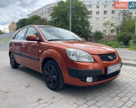 Оранжевый Киа Рио, объемом двигателя 1.4 л и пробегом 233 тыс. км за 3700 $, фото 1 на Automoto.ua
