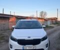 Белый Киа Седона, объемом двигателя 3.34 л и пробегом 196 тыс. км за 14400 $, фото 1 на Automoto.ua