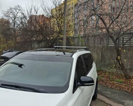 Белый Киа Седона, объемом двигателя 3.34 л и пробегом 165 тыс. км за 14100 $, фото 7 на Automoto.ua