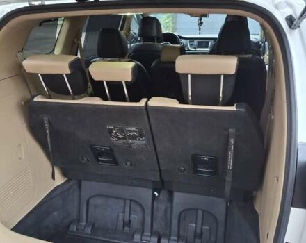 Белый Киа Седона, объемом двигателя 3.34 л и пробегом 165 тыс. км за 14100 $, фото 16 на Automoto.ua