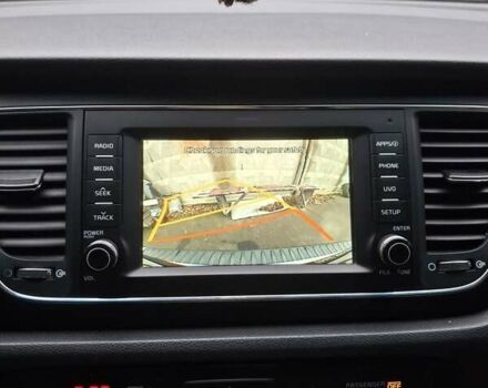 Белый Киа Седона, объемом двигателя 3.34 л и пробегом 165 тыс. км за 14100 $, фото 21 на Automoto.ua