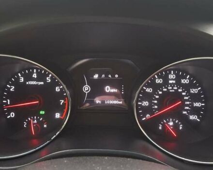 Белый Киа Седона, объемом двигателя 3.34 л и пробегом 165 тыс. км за 15200 $, фото 3 на Automoto.ua