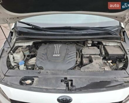 Белый Киа Седона, объемом двигателя 3.34 л и пробегом 165 тыс. км за 14100 $, фото 22 на Automoto.ua