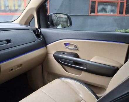 Белый Киа Седона, объемом двигателя 3.34 л и пробегом 165 тыс. км за 14100 $, фото 23 на Automoto.ua