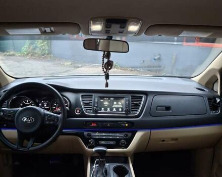 Белый Киа Седона, объемом двигателя 3.34 л и пробегом 165 тыс. км за 14100 $, фото 17 на Automoto.ua