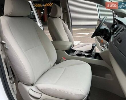 Белый Киа Седона, объемом двигателя 3.34 л и пробегом 90 тыс. км за 24990 $, фото 15 на Automoto.ua