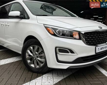 Білий Кіа Седона, об'ємом двигуна 3.34 л та пробігом 90 тис. км за 21990 $, фото 1 на Automoto.ua
