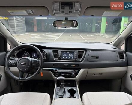 Білий Кіа Седона, об'ємом двигуна 3.34 л та пробігом 90 тис. км за 21990 $, фото 29 на Automoto.ua