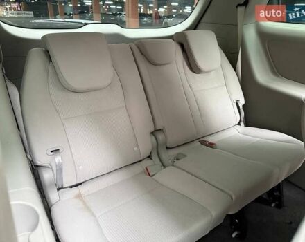 Белый Киа Седона, объемом двигателя 3.34 л и пробегом 90 тыс. км за 24990 $, фото 13 на Automoto.ua