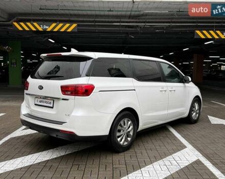 Білий Кіа Седона, об'ємом двигуна 3.34 л та пробігом 90 тис. км за 21990 $, фото 6 на Automoto.ua