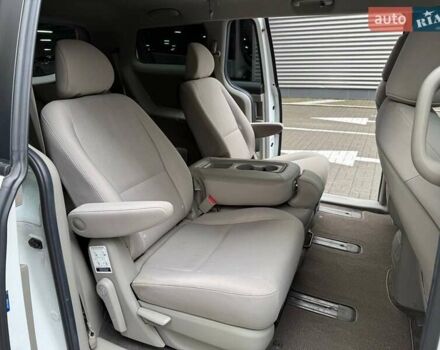 Білий Кіа Седона, об'ємом двигуна 3.34 л та пробігом 90 тис. км за 21990 $, фото 14 на Automoto.ua