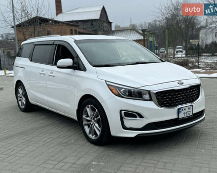 Белый Киа Седона, объемом двигателя 3.34 л и пробегом 203 тыс. км за 18200 $, фото 1 на Automoto.ua