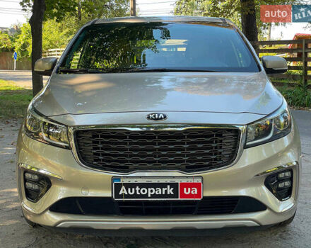 Бежевый Киа Седона, объемом двигателя 3.3 л и пробегом 130 тыс. км за 16690 $, фото 2 на Automoto.ua