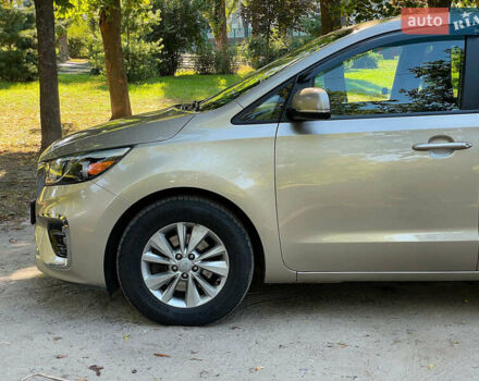 Бежевый Киа Седона, объемом двигателя 3.3 л и пробегом 130 тыс. км за 16690 $, фото 14 на Automoto.ua