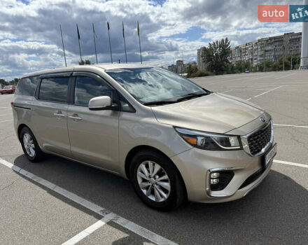 Бежевый Киа Седона, объемом двигателя 3.31 л и пробегом 130 тыс. км за 14300 $, фото 1 на Automoto.ua
