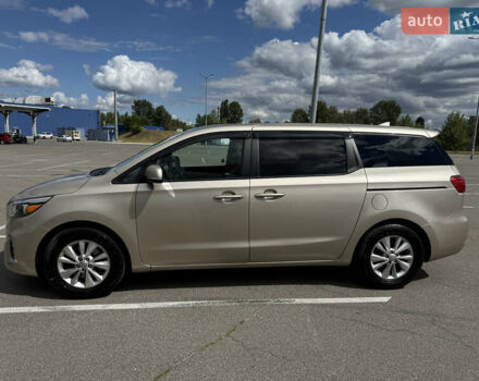 Бежевый Киа Седона, объемом двигателя 3.31 л и пробегом 130 тыс. км за 14300 $, фото 4 на Automoto.ua