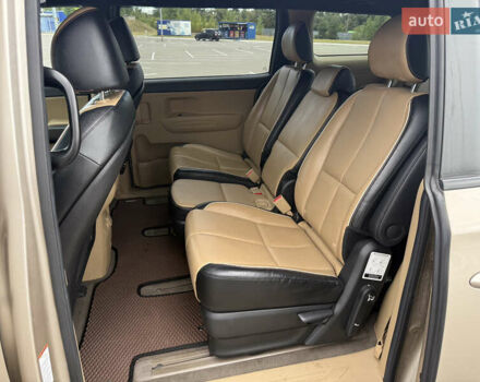 Бежевый Киа Седона, объемом двигателя 3.31 л и пробегом 130 тыс. км за 14300 $, фото 14 на Automoto.ua