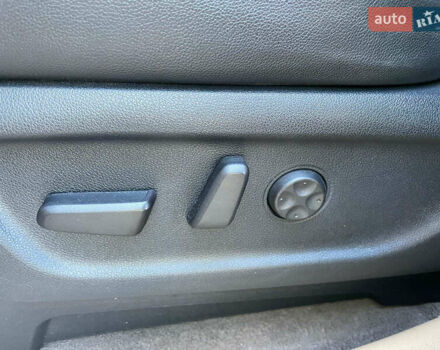 Бежевый Киа Седона, объемом двигателя 3.3 л и пробегом 130 тыс. км за 16690 $, фото 22 на Automoto.ua