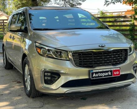 Бежевый Киа Седона, объемом двигателя 3.3 л и пробегом 130 тыс. км за 16690 $, фото 3 на Automoto.ua