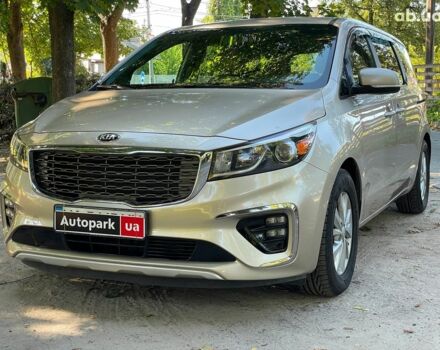 Бежевый Киа Седона, объемом двигателя 3.3 л и пробегом 130 тыс. км за 16690 $, фото 1 на Automoto.ua