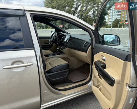 Бежевый Киа Седона, объемом двигателя 3.31 л и пробегом 130 тыс. км за 14300 $, фото 22 на Automoto.ua