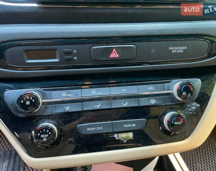 Бежевый Киа Седона, объемом двигателя 3.3 л и пробегом 130 тыс. км за 16690 $, фото 27 на Automoto.ua