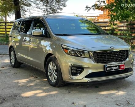 Бежевый Киа Седона, объемом двигателя 3.3 л и пробегом 130 тыс. км за 16690 $, фото 4 на Automoto.ua