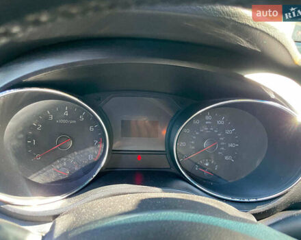 Бежевый Киа Седона, объемом двигателя 3.3 л и пробегом 130 тыс. км за 16690 $, фото 25 на Automoto.ua