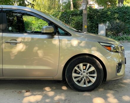 Бежевый Киа Седона, объемом двигателя 3.3 л и пробегом 130 тыс. км за 16690 $, фото 5 на Automoto.ua