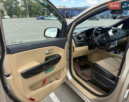 Бежевый Киа Седона, объемом двигателя 3.31 л и пробегом 130 тыс. км за 14300 $, фото 16 на Automoto.ua