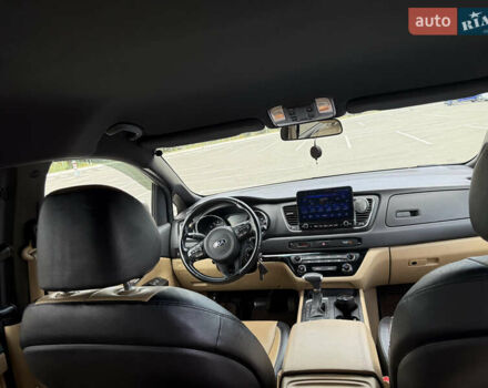 Бежевый Киа Седона, объемом двигателя 3.31 л и пробегом 130 тыс. км за 14300 $, фото 9 на Automoto.ua