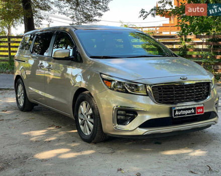 Бежевый Киа Седона, объемом двигателя 3.3 л и пробегом 130 тыс. км за 16690 $, фото 4 на Automoto.ua