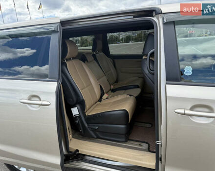 Бежевый Киа Седона, объемом двигателя 3.31 л и пробегом 130 тыс. км за 14300 $, фото 17 на Automoto.ua