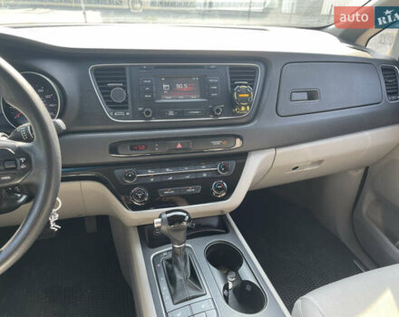 Черный Киа Седона, объемом двигателя 3.34 л и пробегом 200 тыс. км за 15200 $, фото 15 на Automoto.ua